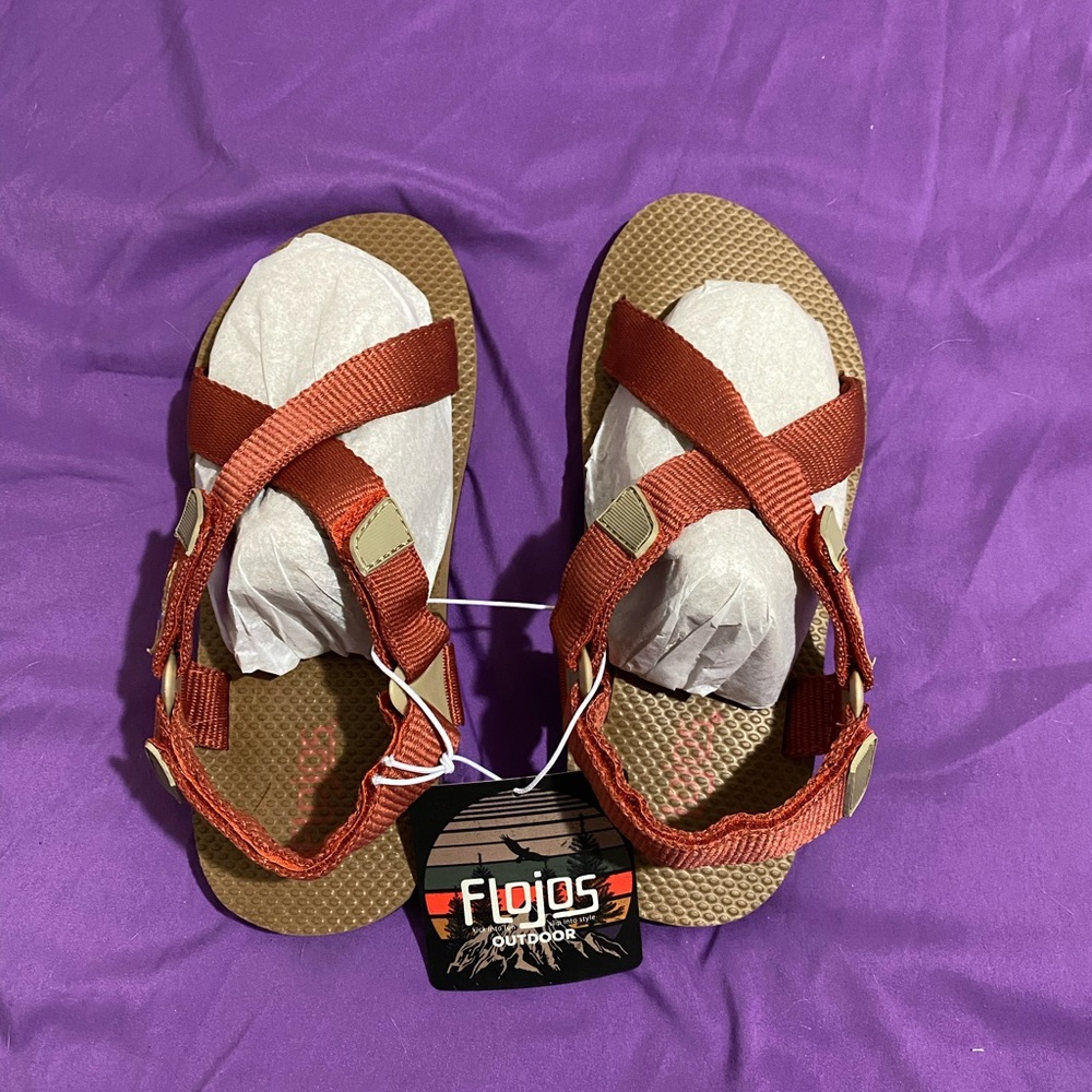 NWT Flojos Adjustable Orange Sandal Size 8